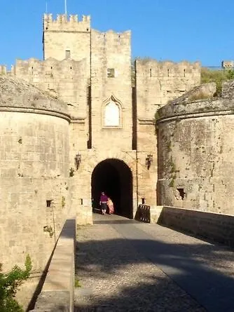 The Knight And The Pomegranate - Luxury Medieval Vilă Rhodes City