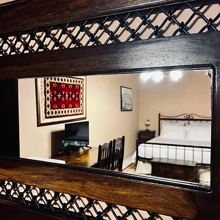 The Knight And The Pomegranate - Luxury Medieval Vilă