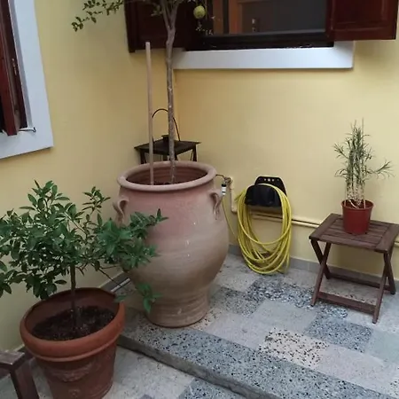 The Knight And The Pomegranate - Luxury Medieval