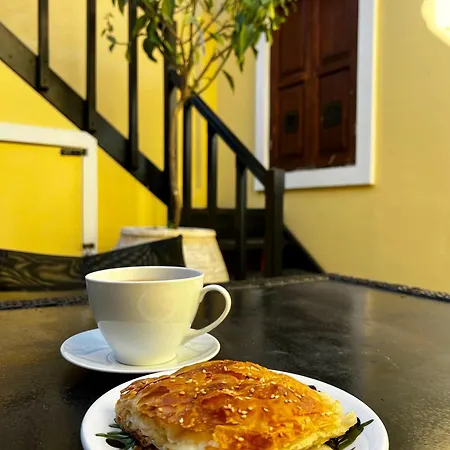 The Knight And The Pomegranate - Luxury Medieval Rhodes City