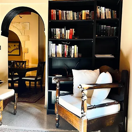 Willa The Knight And The Pomegranate - Luxury Medieval Rhodes City