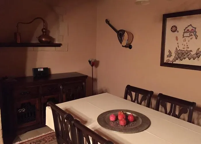 The Knight And The Pomegranate - Luxury Medieval 빌라