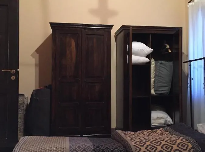 The Knight And The Pomegranate - Luxury Medieval Rhodes City