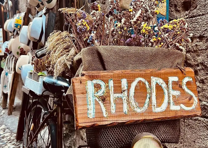 The Knight And The Pomegranate - Luxury Medieval * Rhodes City