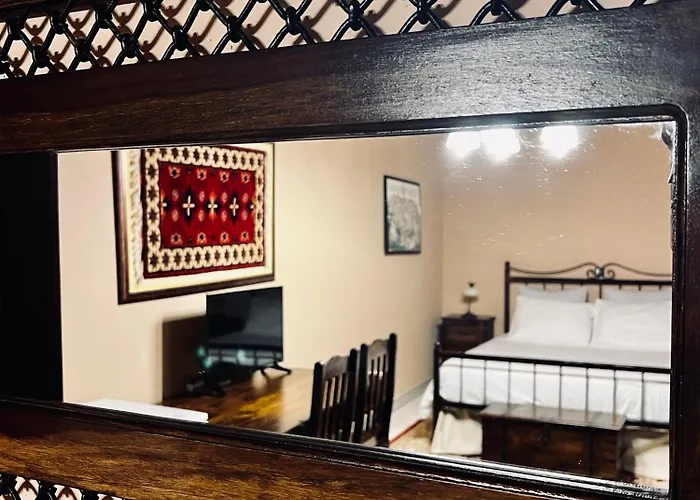 The Knight And The Pomegranate - Luxury Medieval 빌라